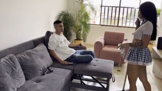 JEFE LE PAGA A SU EMPLEADA POR QUITARCE LA ROPA Y TERMINA GOGIENDO  Myke adans1